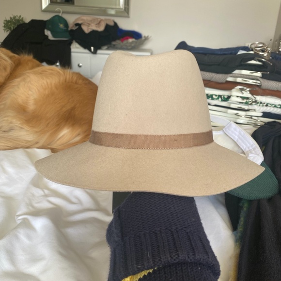 Aritzia Auxiliary Wool Fedora Hat - Picture 4 of 4